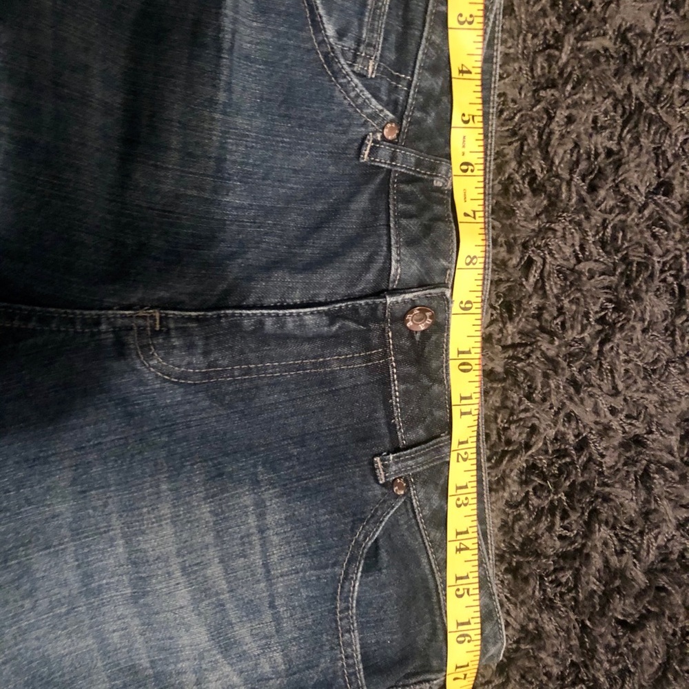 π΄ANA Capris - Picture 2 of 5
